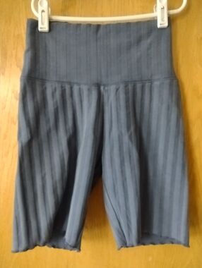 Offline by aerie High Rise 7" Bike Short Size Small